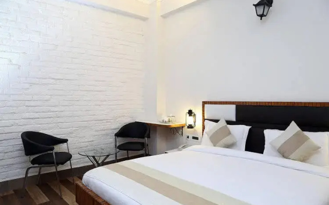 FabHotel Huda Sushant Lok