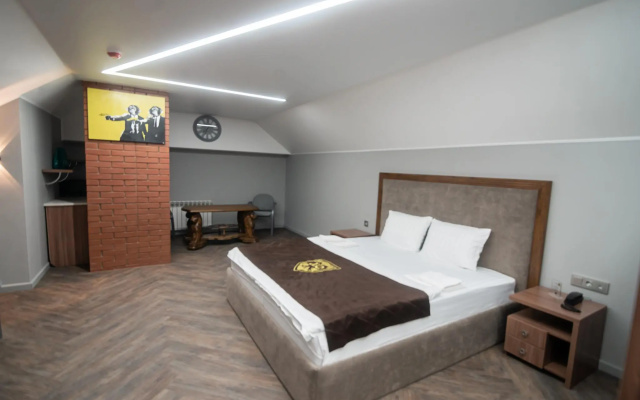 Hotel X.O. (Икс О)