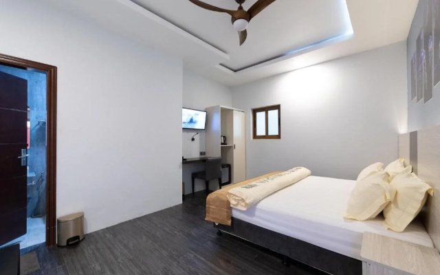 Dhiffushi Tourist Hotel