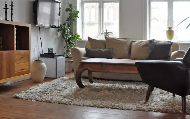 1 Bedroom Apartment near Tivoli 484 - 1