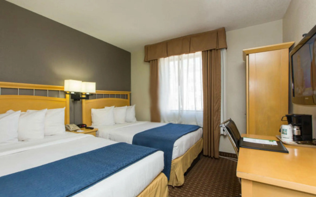 Hudson River Hotel