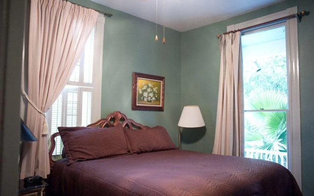Arbor House Suites