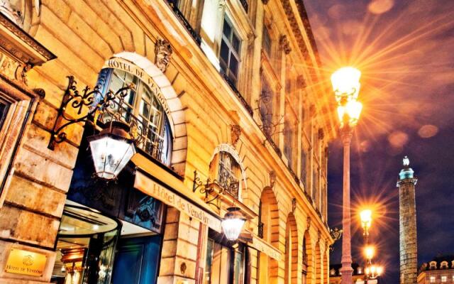 Отель Hôtel De Vendôme Париж вид на фасад