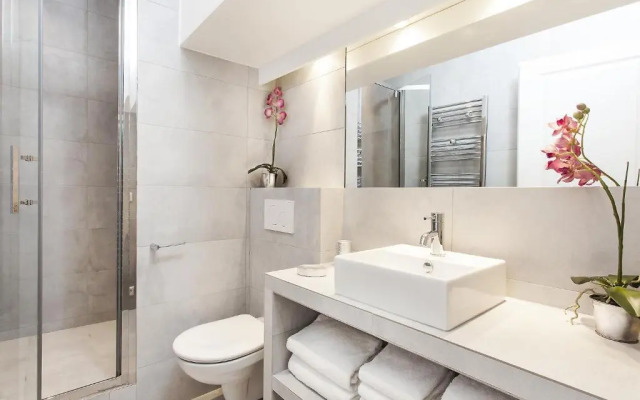 Luxury 2 Bedrooms Grands-Boulevards I by Livinparis
