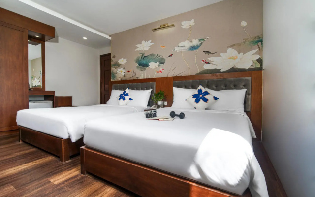 Delicate Hotel