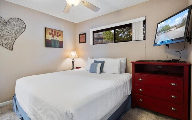 Lakefront Condo Near Margaritaville