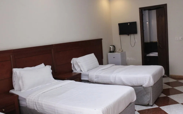 OYO 319 Jood Plaza Hotel