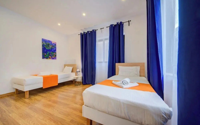 Charming Sliema Apartment Off the Ferries Seafront