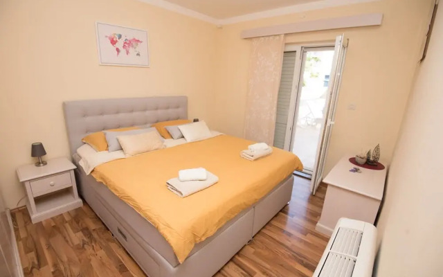 San Marian Apt 1b