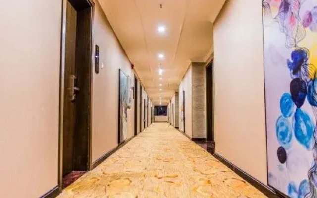 Super 8 Hotel Premier