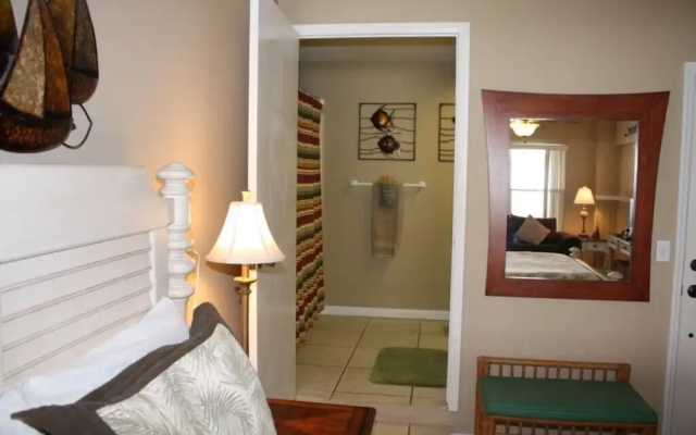 The Anna Maria Island Beach Paradise 10 - Studio condo by RedAwning