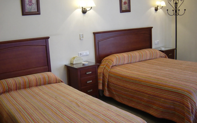 Hostal Colón