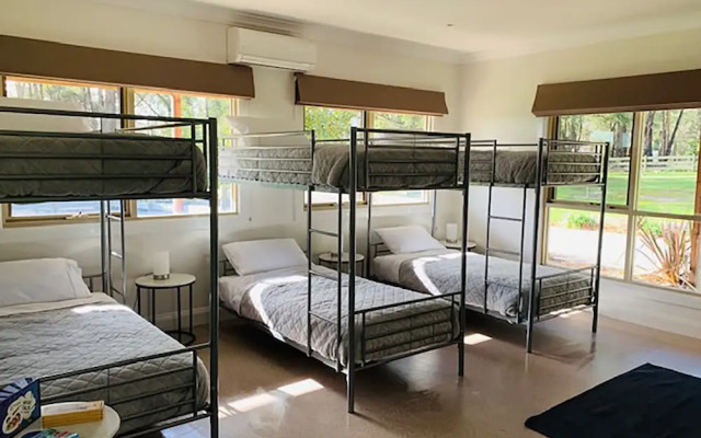 Grand Gippsland Home Sleeps Up To 28