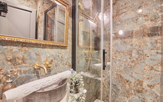 Superbe Flat With AC Champs Elysees Av Montaigne