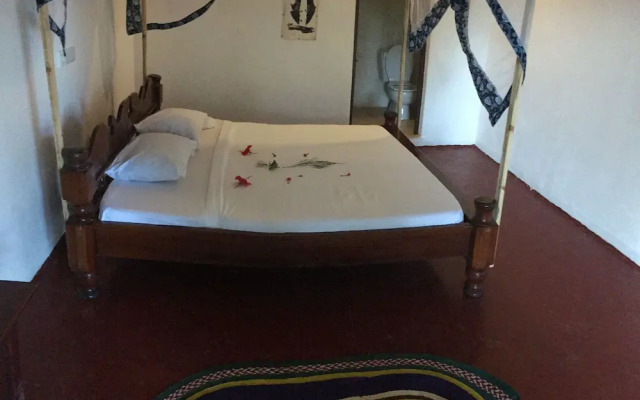 Mabwe Roots Bungalows