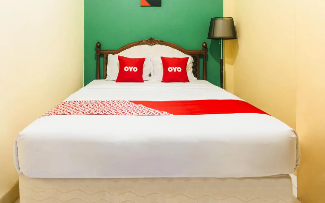 OYO 2165 Alyah Guest House Syariah