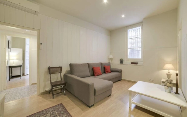 Lovely 2bed W/terrace in Lesseps, Near Park Güell
