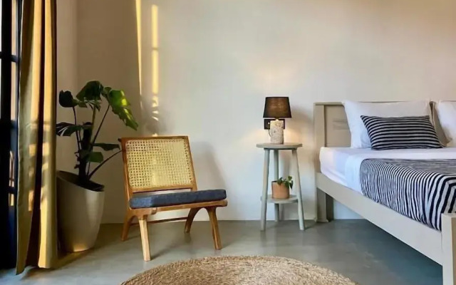 Beachside Stay Steps from Mawella Beach