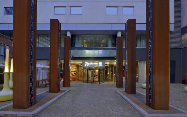 Radisson Blu Hotel, Liverpool вид на фасад
