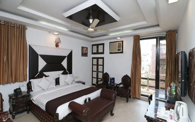 OYO 11201 Near Bhikaji Cama Place