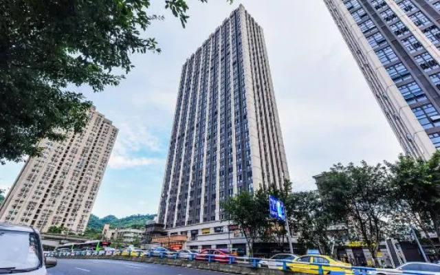 Vienna International Hotel (Chongqing Jiaotong University Liugongli Light Rail Station)