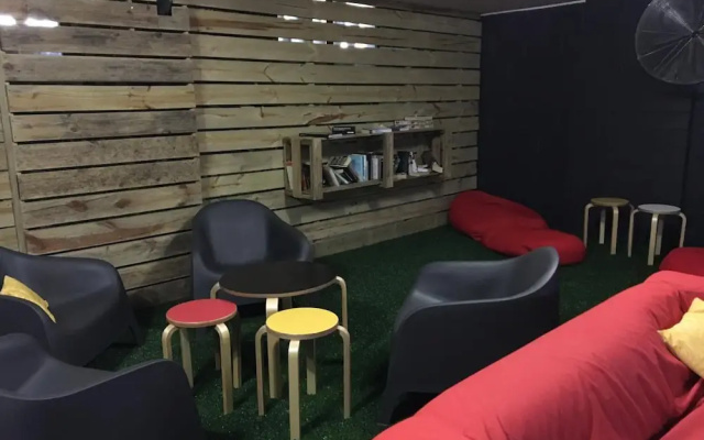 Maxmee Resort Hostel