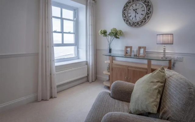 South Beach View - 2 Bedroom Apartment - Tenby