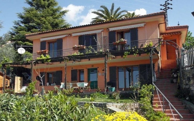 Отель B&B La Mimosa del Golfo Оспедалетти вид на фасад