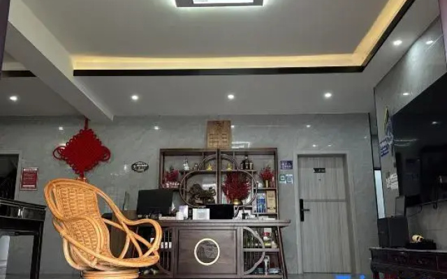 Yichun Fengjing Inn