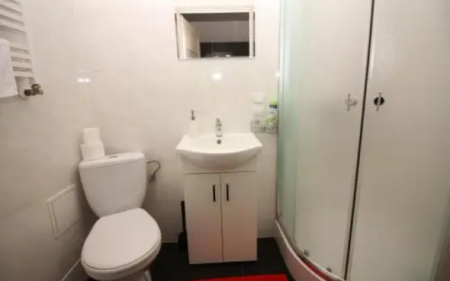 Red Apartament