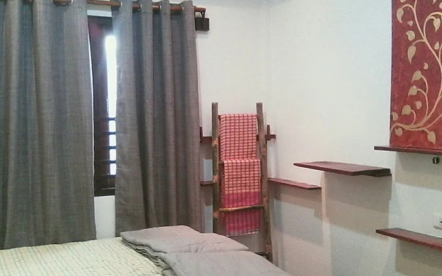 Indy Hostel at Maenam
