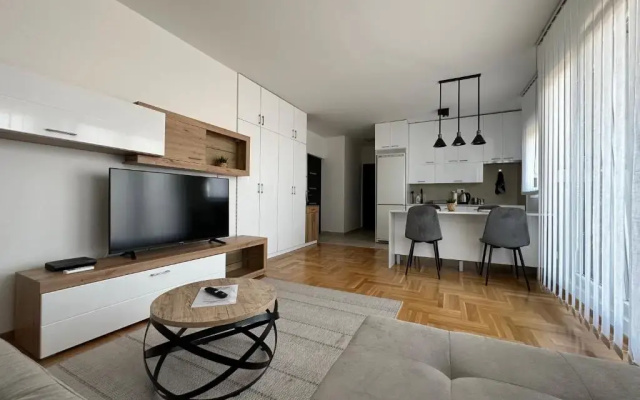 Apartment Aura