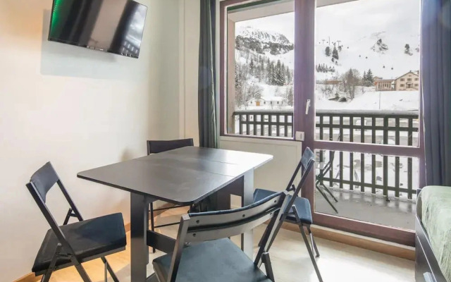 Cozy Mountain Retreat With Balcony