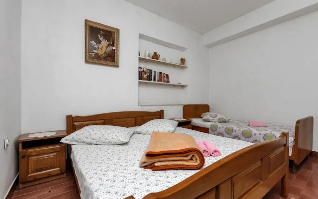 Apartments Robinzon Milivoj