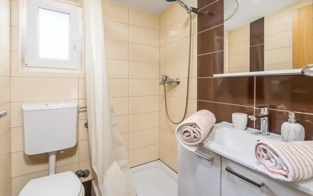 Nice Home in Zubovici With Wifi and 2 Bedrooms