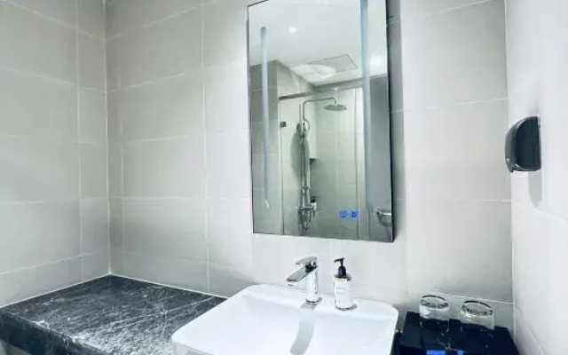 Homeinn Selected Hotel (Hengshui Railway Station Central Street)