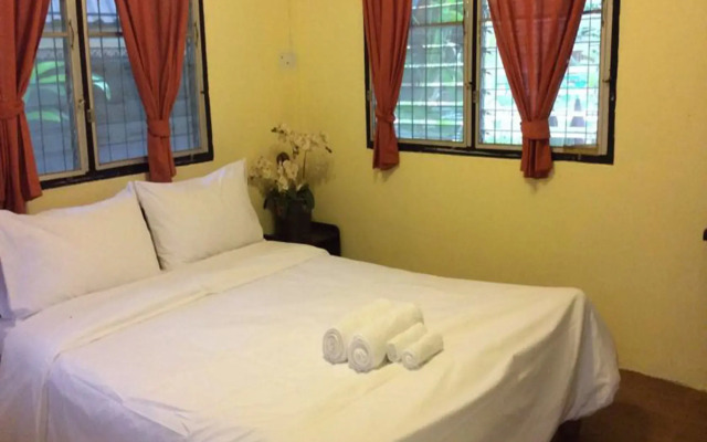 Himawari Restaurant & Cottage