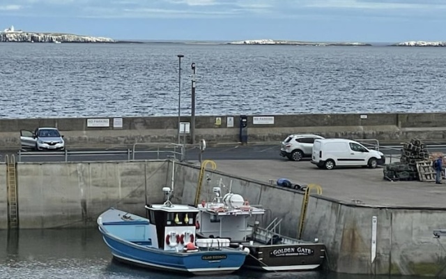 2bed Maisonette-sleeps 4-balcony, Sea Views, Wifi