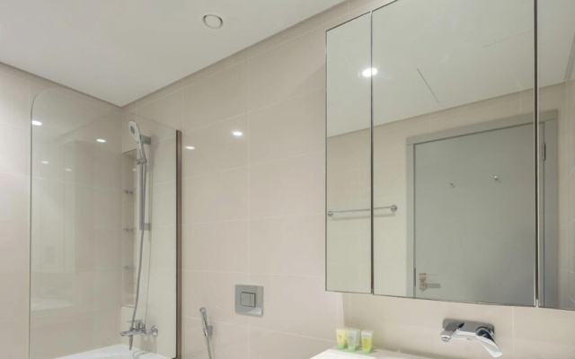 LUX The Beach Isle View Suite 2