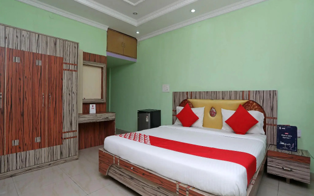 OYO Flagship 12005 Days Inn
