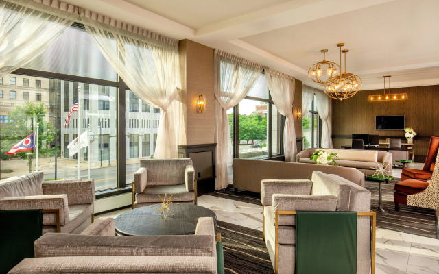 DoubleTree by Hilton Youngstown Downtown