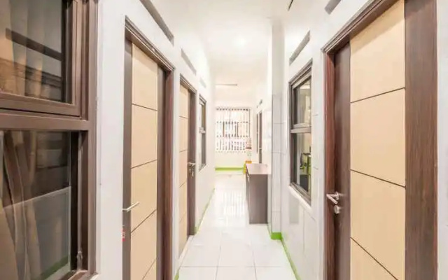Oyo Life 2449 Sandila Residence