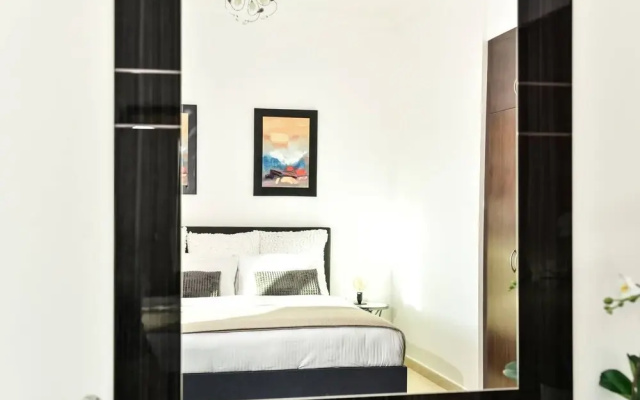 Spectacular Al Wasl Villa - With Private Pool