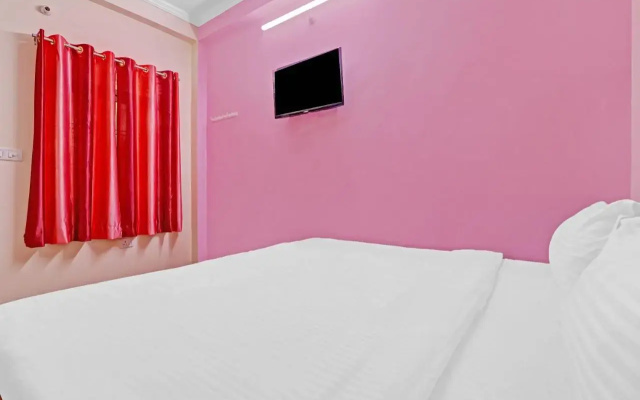 OYO 84120 Hotel R S Gold Night