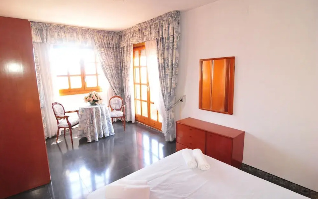 Amitie - Costa Barcelona by Homeholidaysrentals