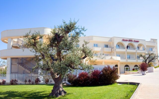 Grand Hotel Olimpo Альберобелло вид на фасад