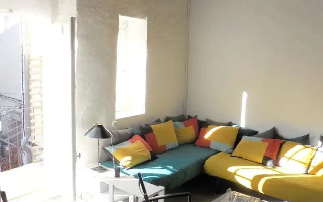 Studio in Villeneuve-lès-avignon, With Balcony