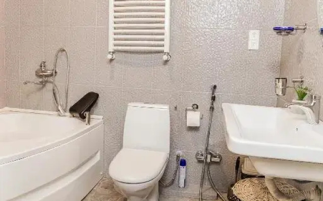 Tbilisi center 2 BD 80sq with Balcony and High ceiling