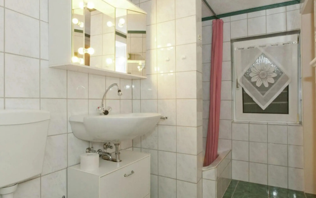 Quiet, Cozy Apartment in Menkhausen near Ski Area
