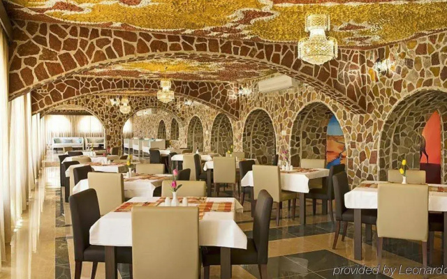 Mahadha Hotel